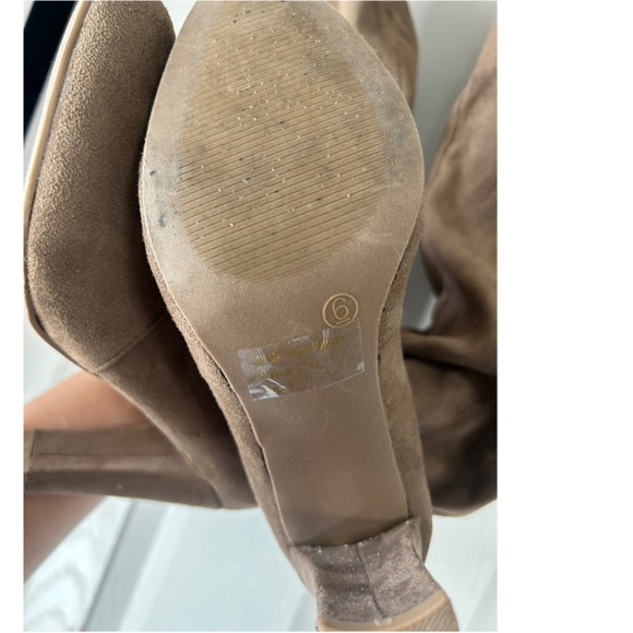 Thigh-High Tan Women’s Heel Boots – Chic & Sexy - Picture 2 of 4